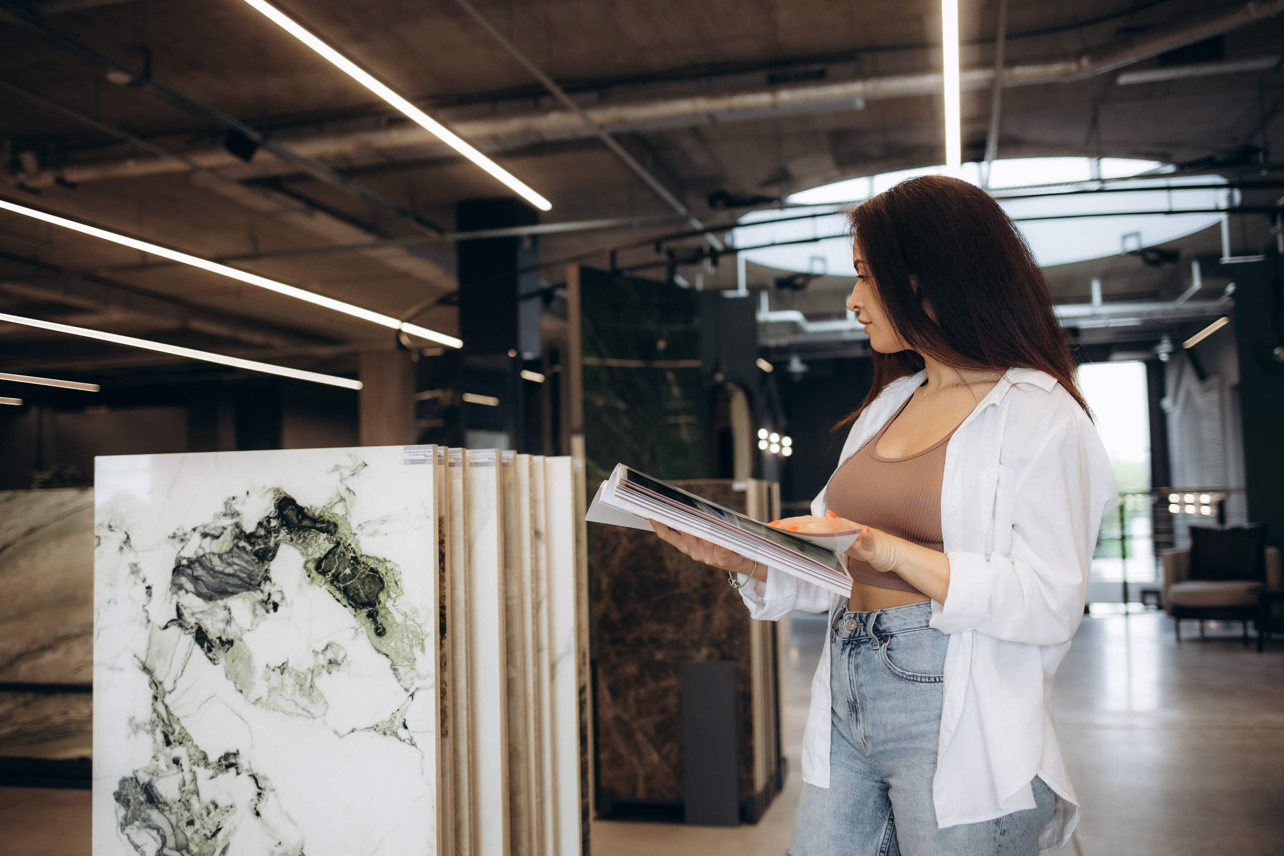 Designing Effective Window Displays That Attract Customers